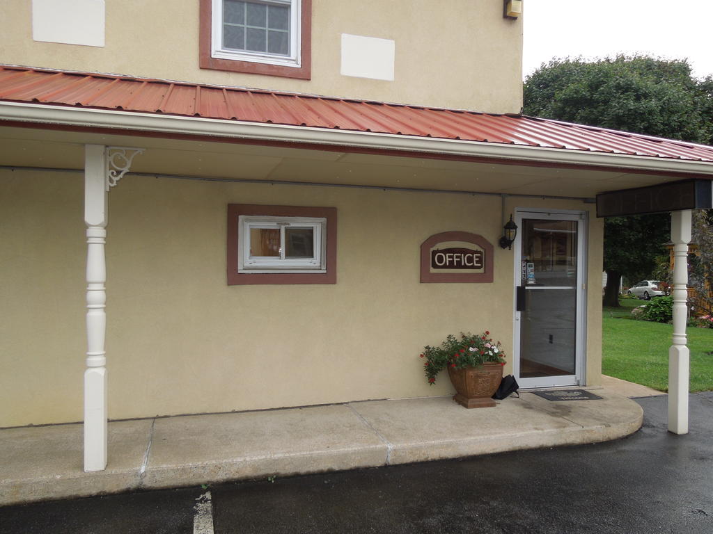 Red Carpet Inn Ronks Exterior foto